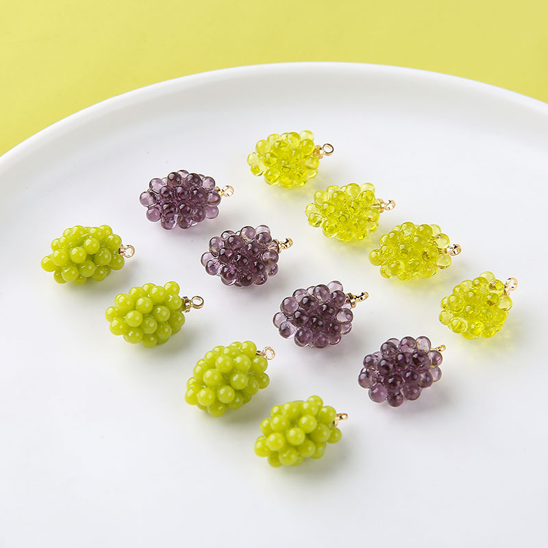 6pcs Cute Little Grapes Resin  - Resin Art Pendant avis et prix