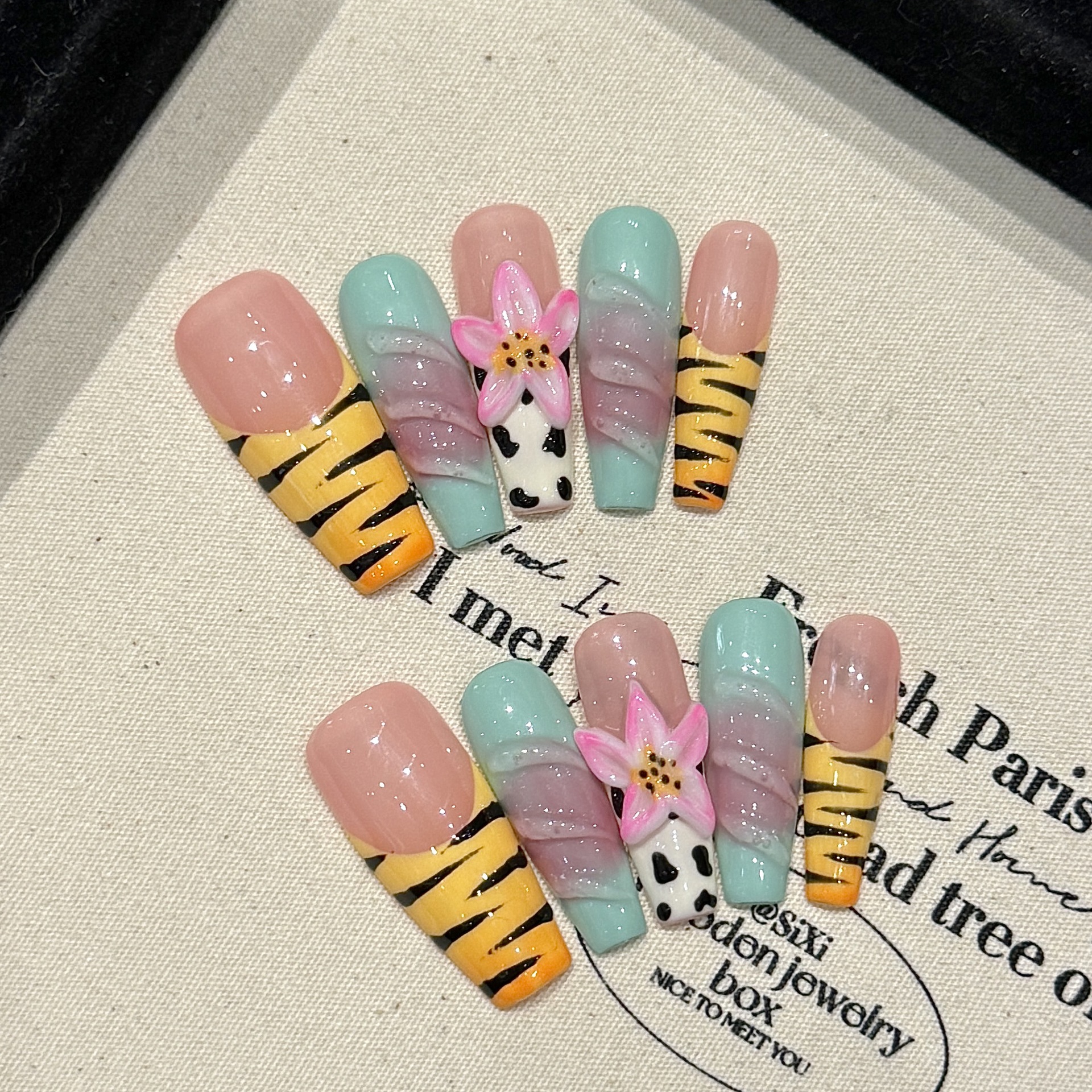 10pcs Pure Hand Pressed Coffin - Resin Art With Flowers avis et prix